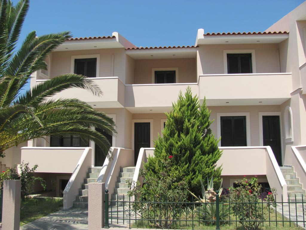 Lakonia Bay Apartments Archangelos  Extérieur photo